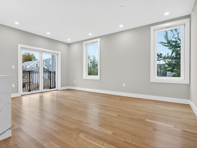 Photo - 551 E 7th St Unidad 3