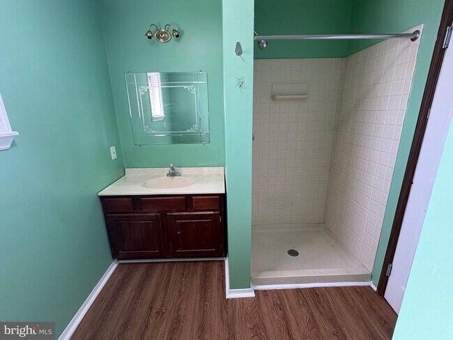 Photo - 2715 Hammonds Ferry Rd