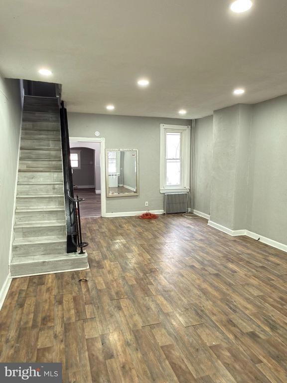 Building Photo - 249 E Oak St