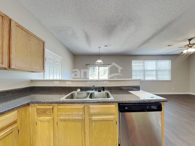 Photo - 121 Golden Crest Ct