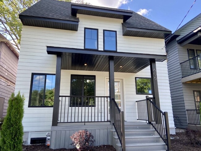 Building Photo - New Construction 11 Bedroom house in the h...