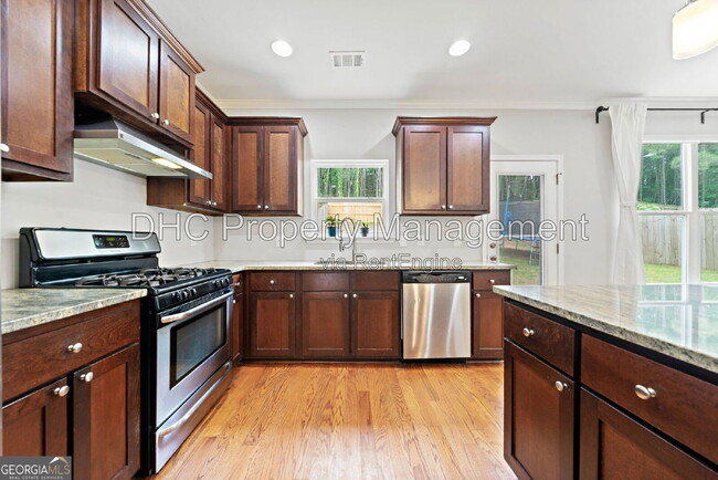 Photo - 1765 Stoney Creek Dr SE