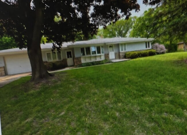 Building Photo - 4465 N 147th St Rental