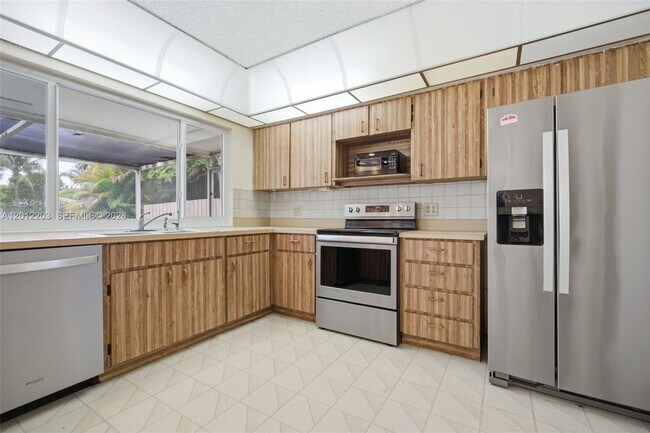 Photo - 920 NW 92nd Ave