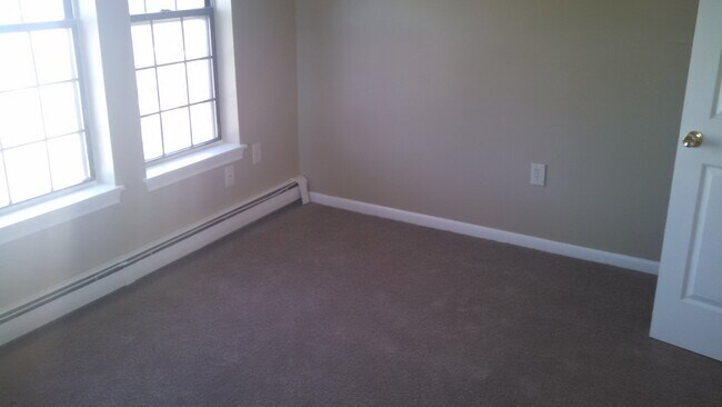 Bedroom - 121 Huyshope Ave Unit #3D