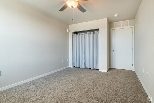 1BR, 1BA - 667SF - The Ace Apartments
