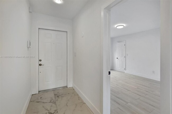 Photo - 1930 NE 211th Ter