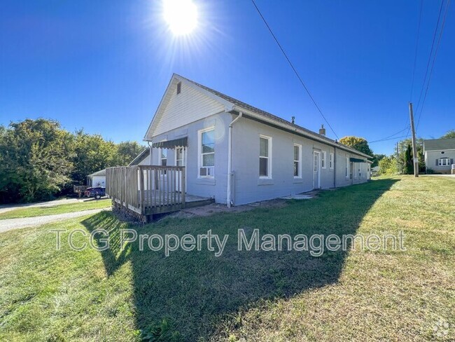 Building Photo - 915 Jones Ave Rental