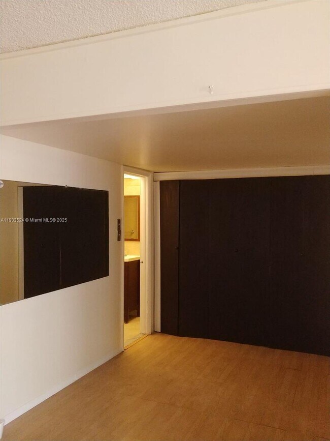 Photo - 16710 NE 9th Ave Unit 607