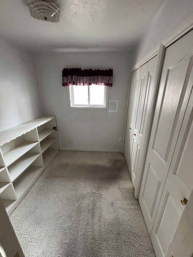 Photo - 187 E 5th St