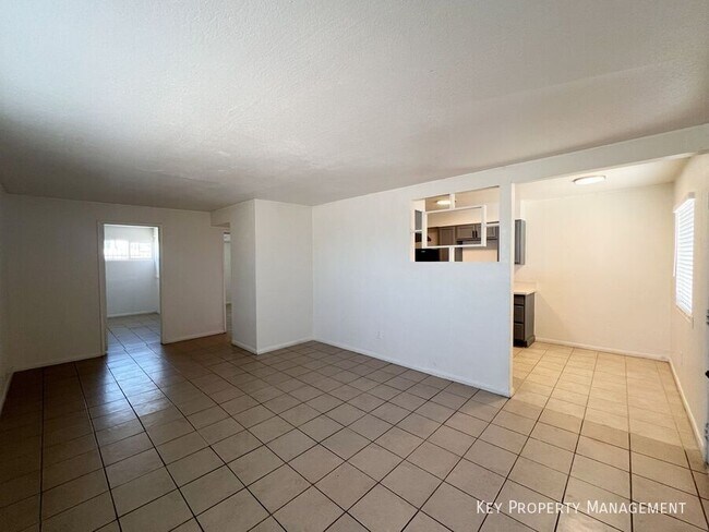 Photo - 2030 Sunrise Ave Unidad #1