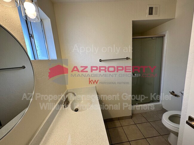 Photo - 2554 E Fox St