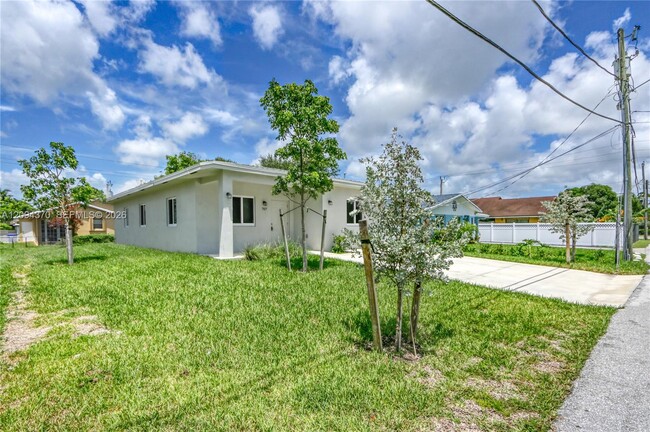 707 NW 2nd Terrace