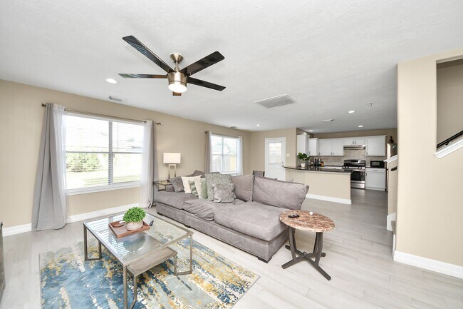 Photo - 19903 Bettencourt Ln