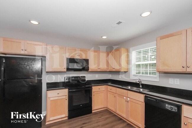 Photo - 625 Wilson St