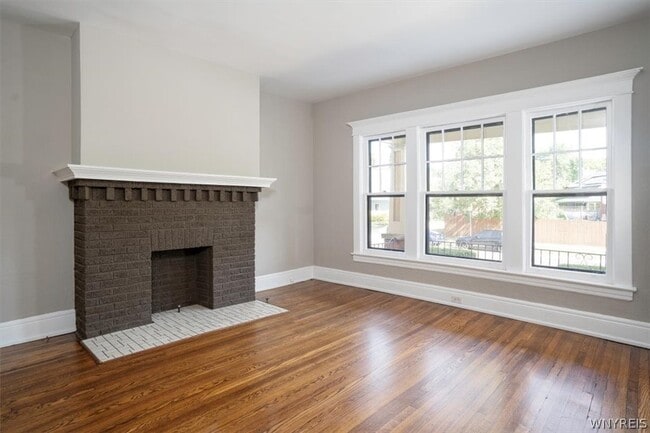 Photo - 825 Forest Ave