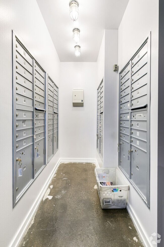 Building Photo - 4871 N Magnolia Ave Unit 1 Rental