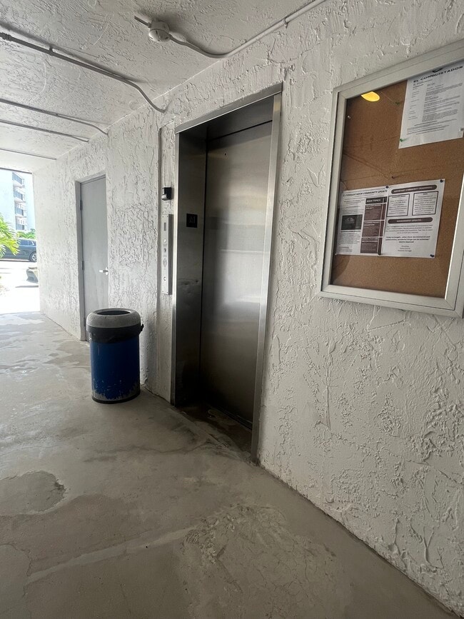 Building Photo - 14170 SW 84th St Unit F203