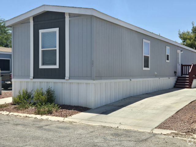 Building Photo - 3401 N Walnut Rd Rental