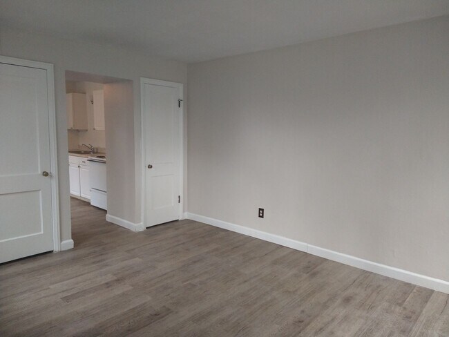 Photo - 1050-1052 Republic Ave Unit 1050
