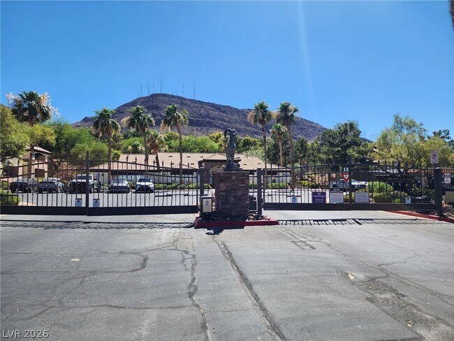 Photo - 231 W Horizon Ridge Pkwy Unit 1127