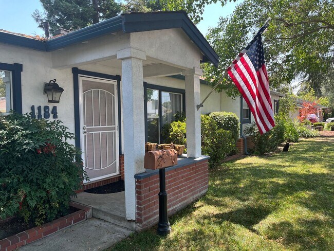 1184 Victory Ln  