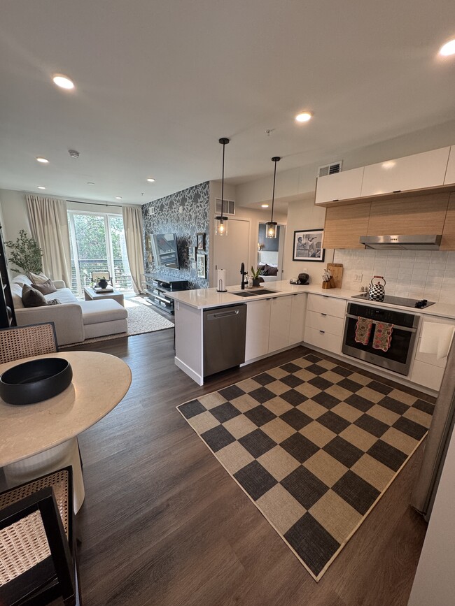 Photo - 2120 N Downing St Unidad 304