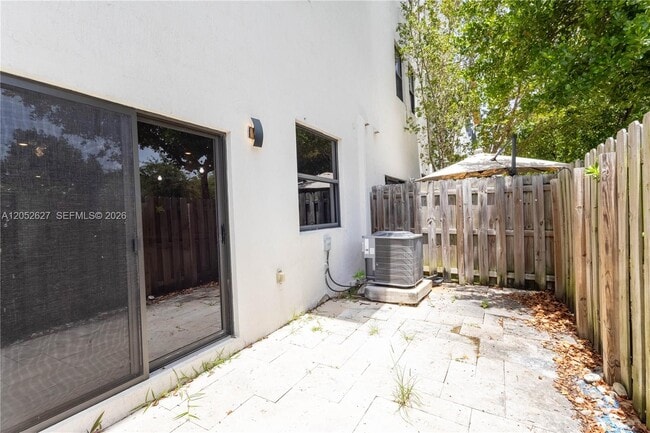 Building Photo - 10407 NW 82nd St