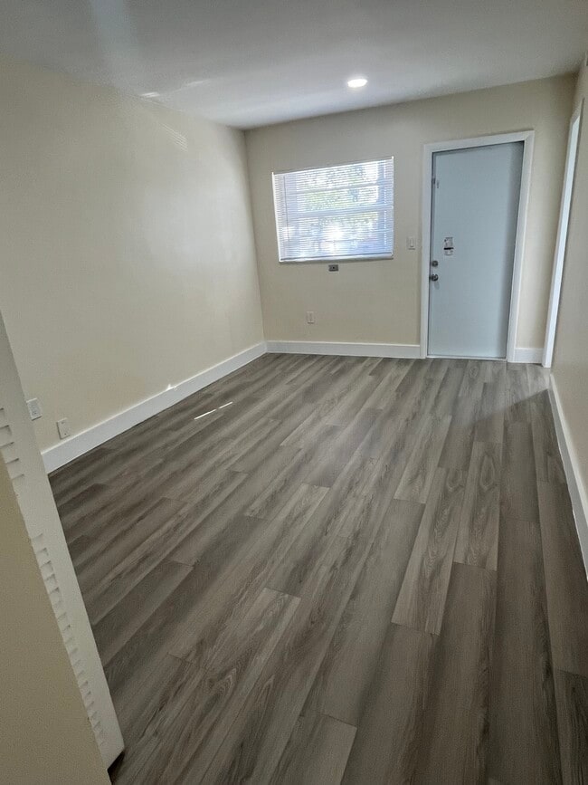 Photo - 1747 Rodman St Unit 206