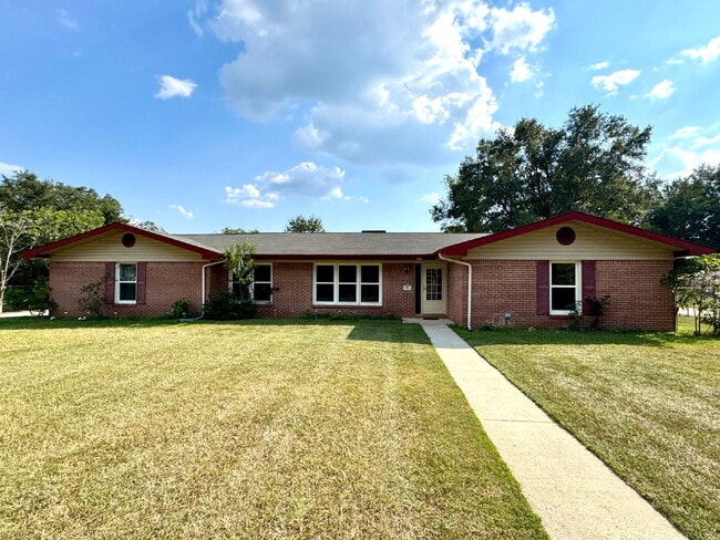 Building Photo - 3207 Cromwell Dr Rental
