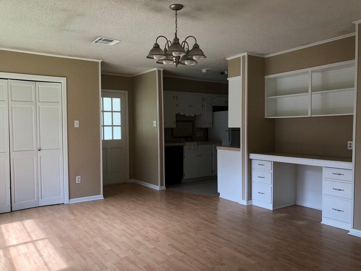 Photo - 3305 Arthur Dr