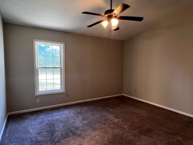 Photo - Charming 2 bedroom 2 bath home located in Jacksonville. This home is close to the area bases, sho...