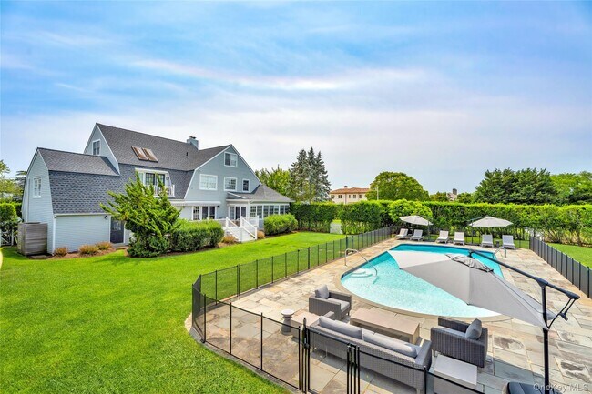 245 Oneck Ln