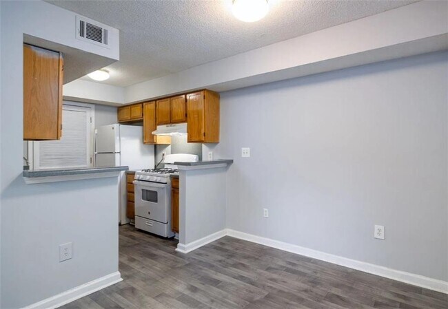 875 Hank Aaron Dr SW