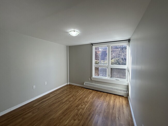 Photo - 5222-5222 Green St Unit 24