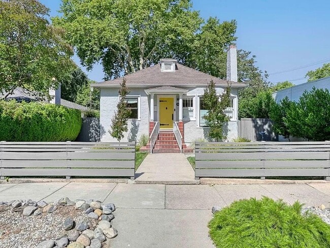 Photo - Beautiful vintage home