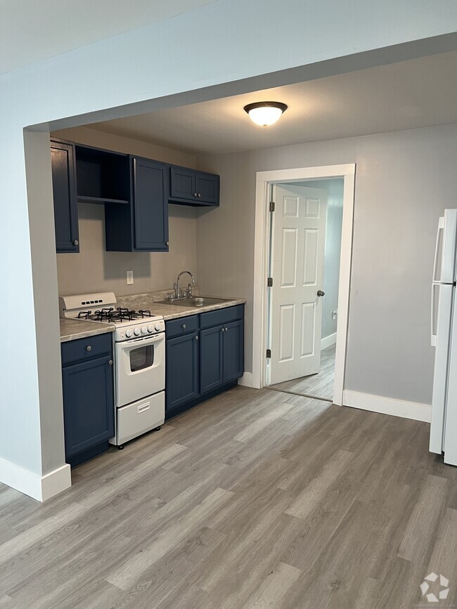 Building Photo - 82 Boston Post Rd Rental