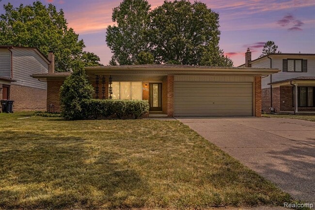 Building Photo - 35656 Saxony Dr