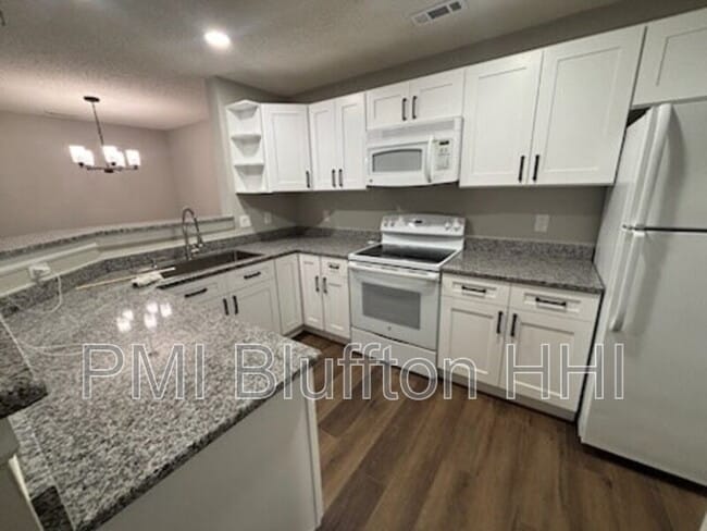 Photo - 100 Kensington Blvd