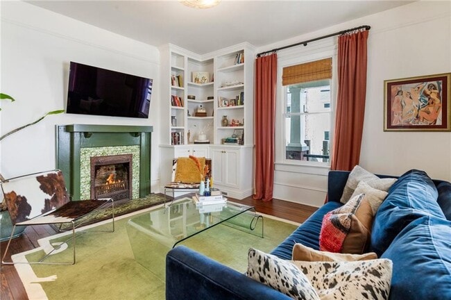 Photo - 95 Vannoy St SE