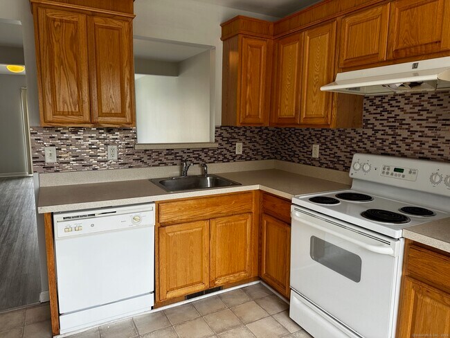 Photo - 44 Taft Pointe Unit 8