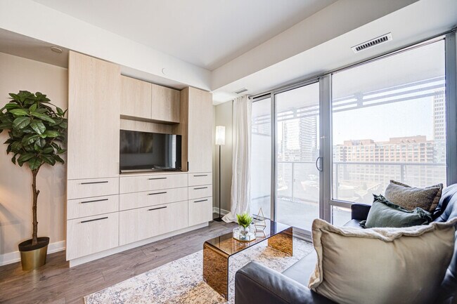 Photo - 555 Yonge St Unit SI ID1513138P