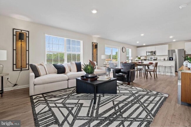 Photo - 108 Hemphill St