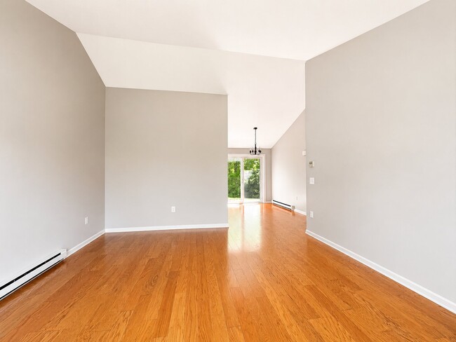 Photo - 9 Oakview Dr