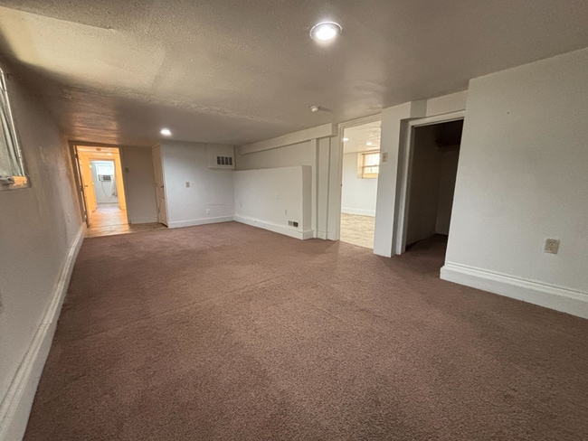 Building Photo - 1110 E 200 S Unit 3