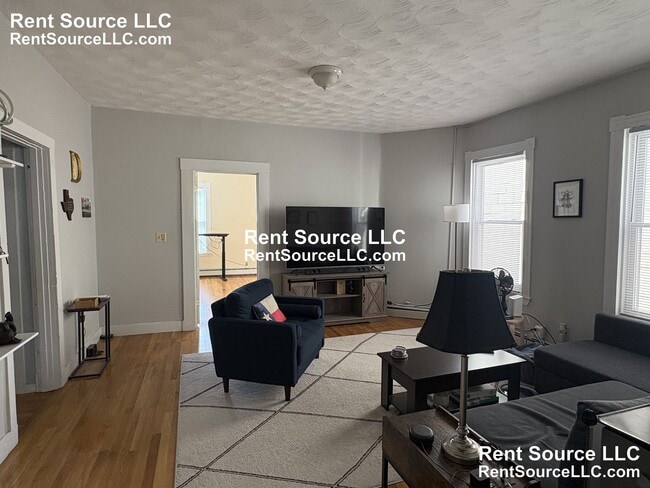 Photo - 471 Cambridge St Unit 3