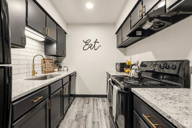 Model 1BR, 1BA - 670SF - Kitchen - Ranch at 1856