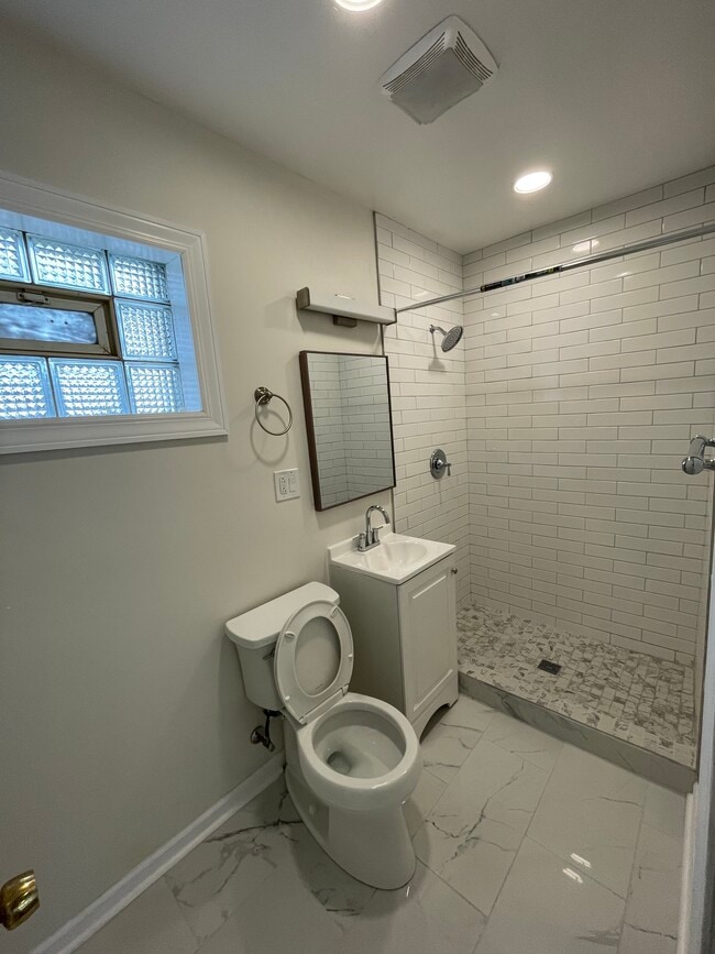 Photo - 1906 Asbury Ave Unit 1