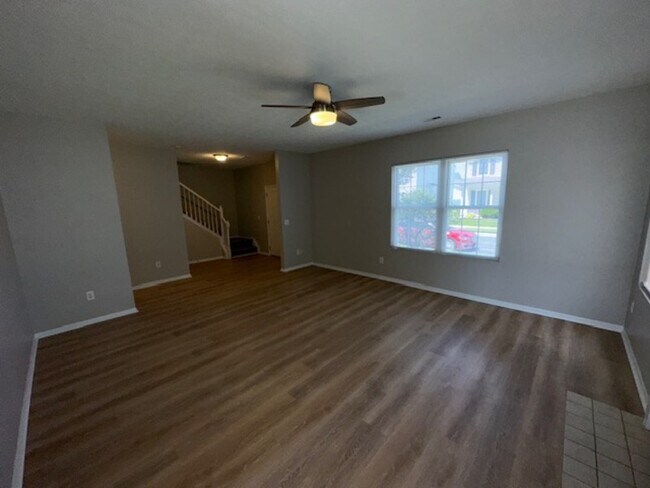 Photo - 713 Swanson St