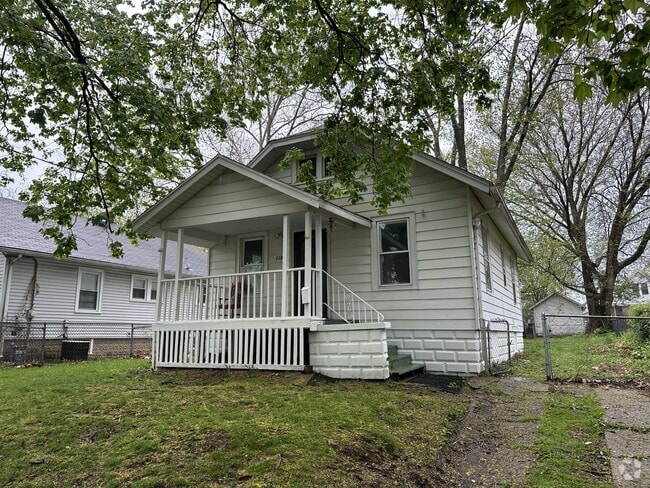 Building Photo - 2221 N Ellis St Rental